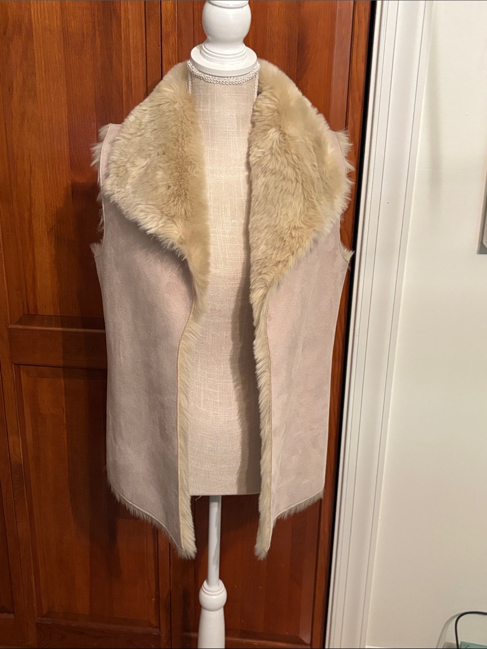NWT LOFT Cream Faux Shearling Vest with Plush Collar